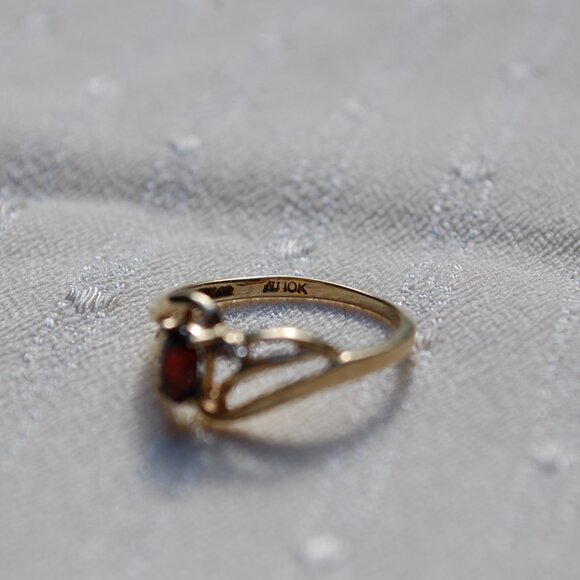 Vintage 10k Gold Oval Garnet and Diamond Bypass Ring Size 7 - Picture 6 of 13